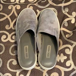 Steve Madden slip on sneakers